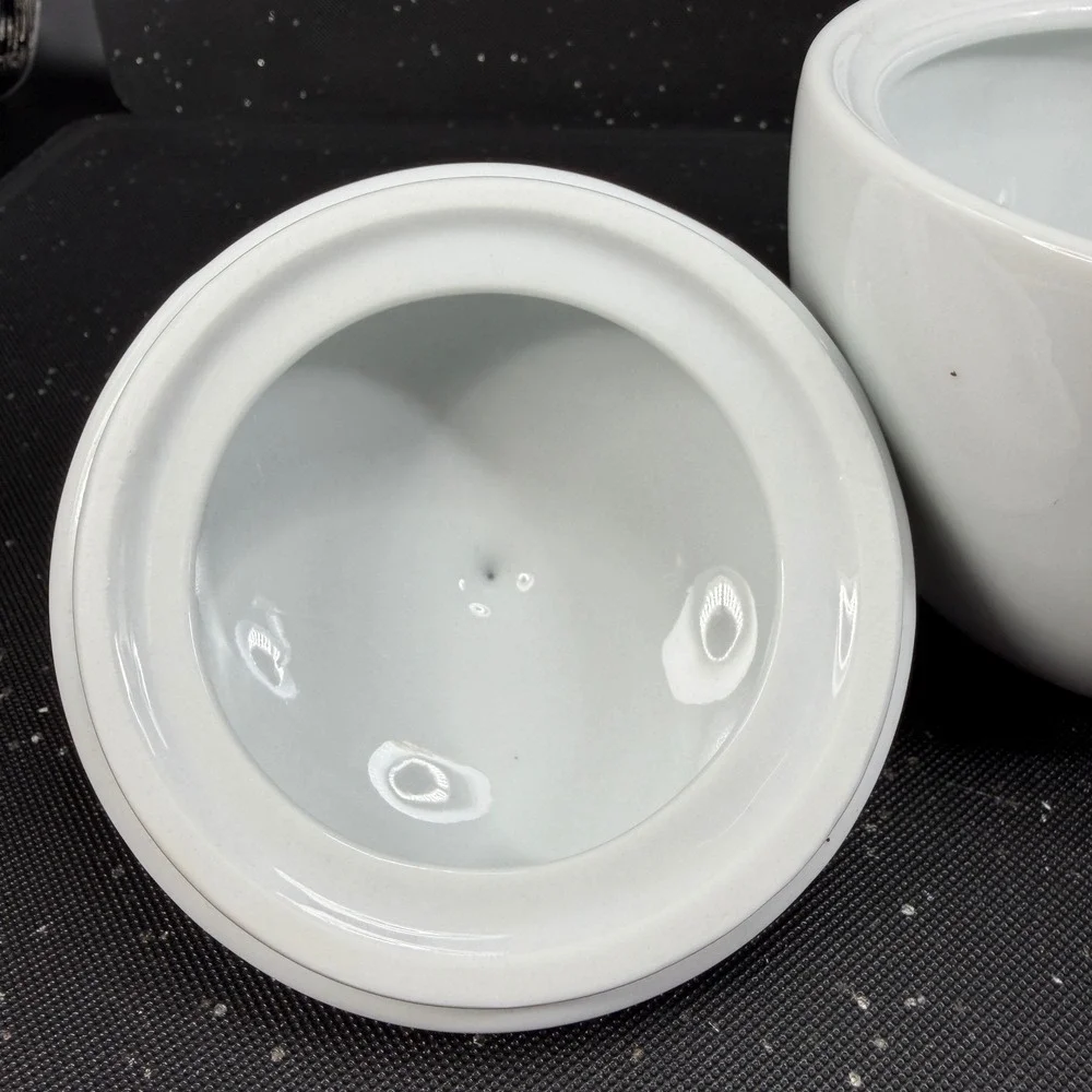 Fitz and Floyd Everyday White Porcelain Sugar Bowl with Lid 4x5 Inch Classic